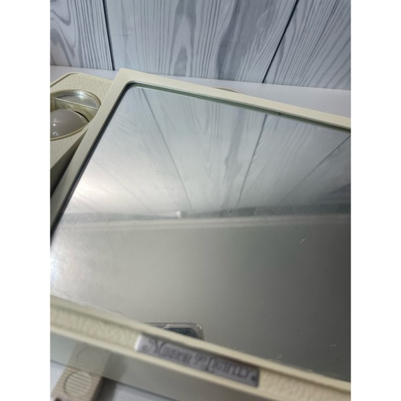 Vintage Bercy Mirror Go Lightly Lighted Makeup Mirror w/Case - Picture 9 of 10